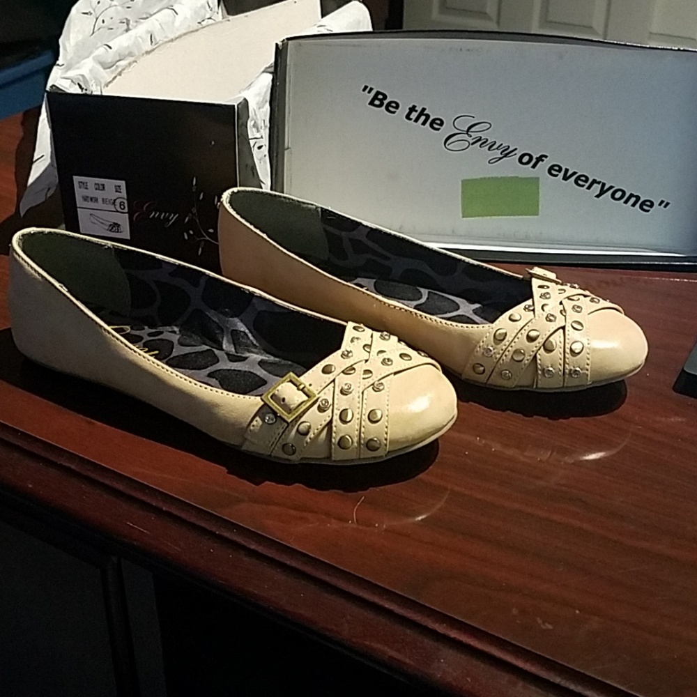 Envy - Yard Work Flat, Beige, Studs/Buckel, Size 6
